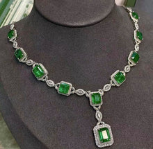 Load image into Gallery viewer, 18ct Vivid Green Emerald
