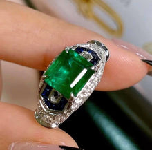 Load image into Gallery viewer, 3.1ct Vivid Green Emerald
