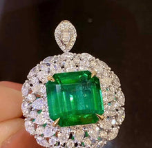 Load image into Gallery viewer, 5.13ct Vivid Green Emerald
