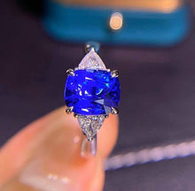 Load image into Gallery viewer, 3.28ct Unheated Royal Blue Sapphire
