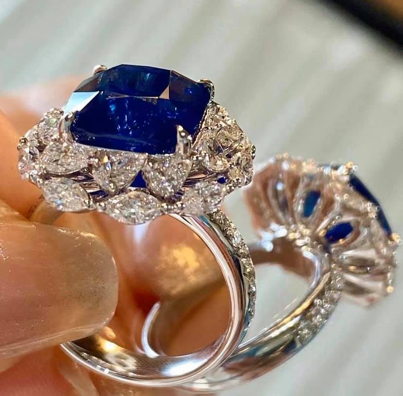 8.5ct Unheated Royal Blue Sapphire