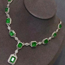 Load image into Gallery viewer, 18ct Vivid Green Emerald
