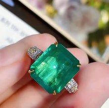 Load image into Gallery viewer, 6.8ct Vivid Green Emerald
