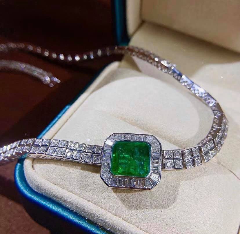 4.55ct Vivid Green Emerald