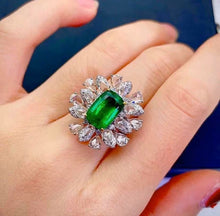 Load image into Gallery viewer, 3.09ct Verdant Green Emerald
