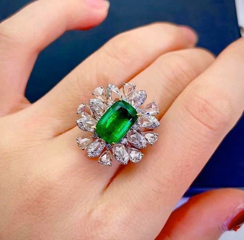 3.09ct Verdant Green Emerald