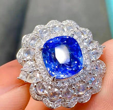 Load image into Gallery viewer, 4.15ct Unheated Cornflower Blue Sapphire!
