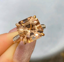 Load image into Gallery viewer, 5.6ct Peach Morganite
