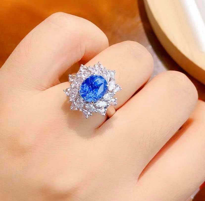 3.55ct Unheated Cornflower Blue Sapphire