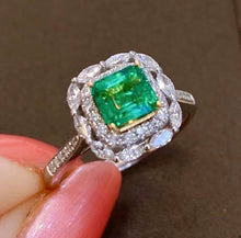 Load image into Gallery viewer, 0.85ct Vivid Green Emerald
