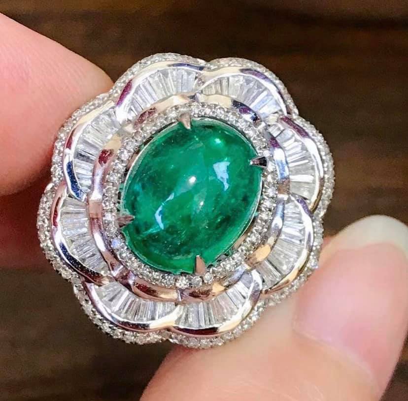 5.5ct Vivid Green Emerald