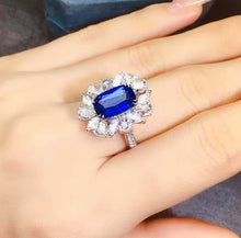 Load image into Gallery viewer, 5ct Blue Sapphire
