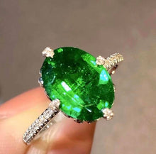 Load image into Gallery viewer, 4.03ct Vivid Green Emerald
