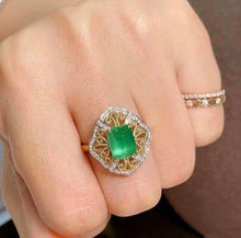 Load image into Gallery viewer, 1.9ct Vivid Green Emerald
