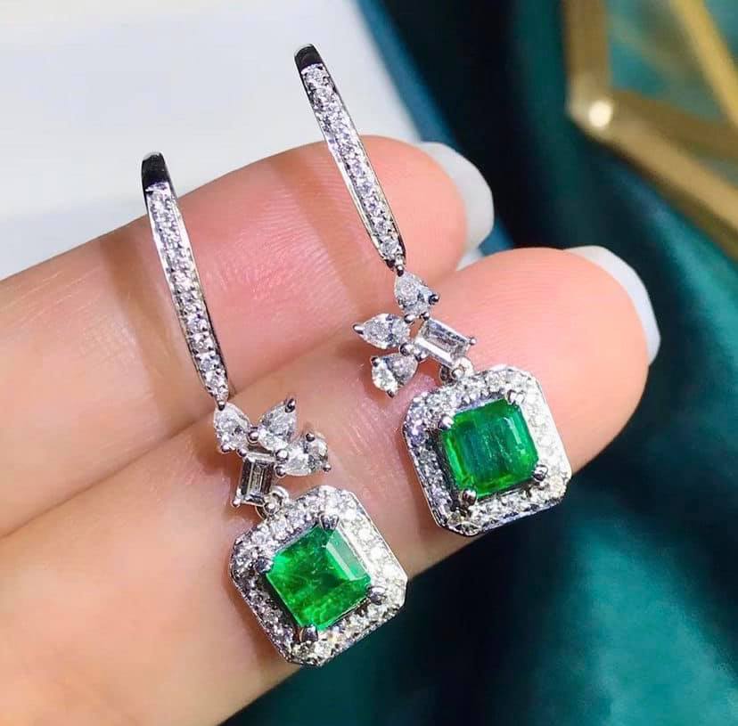 1.3ct Vivid Green Emerald