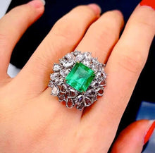 Load image into Gallery viewer, 4.8ct COLOMBIA Vivid Green Emerald
