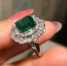 Load image into Gallery viewer, 3.66ct Vivid Green Emerald
