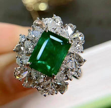 Load image into Gallery viewer, 2.7ct Vivid Green Emerald
