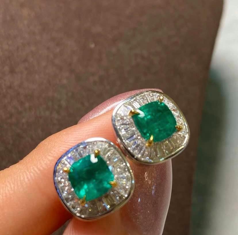 2.03ct Vivid Green Emerald