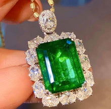 Load image into Gallery viewer, 4.92ct Vivid Green Emerald, GLASSY!
