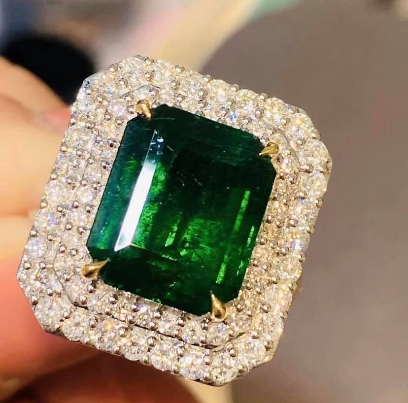 5.16ct Vivid Green Emerald