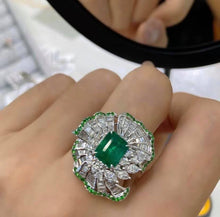 Load image into Gallery viewer, 2.2ct Vivid Green Emerald
