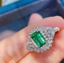 Load image into Gallery viewer, 1ct Vivid Green Emerald
