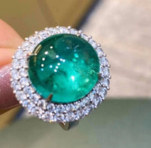 Load image into Gallery viewer, 10ct COLOMBIA Vivid Green Emerald
