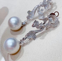 Load image into Gallery viewer, 12.7MM Australian White South Sea Pearls. Full round, Excellent Luster, Flawless!!
