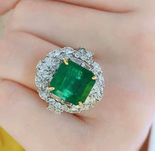 Load image into Gallery viewer, 5.7ct Vivid Green Emerald
