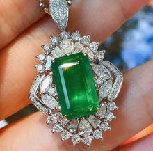 Load image into Gallery viewer, 4.7ct Vivid Green Emerald
