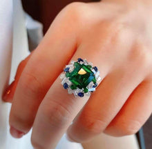 Load image into Gallery viewer, 3.68ct Vivid Green Emerald
