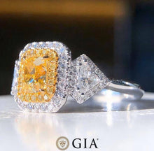 Load image into Gallery viewer, 1ct Fancy Yellow Diamond, VS2
