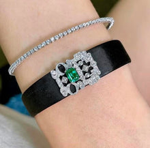 Load image into Gallery viewer, 0.9ct Vivid Green Emerald
