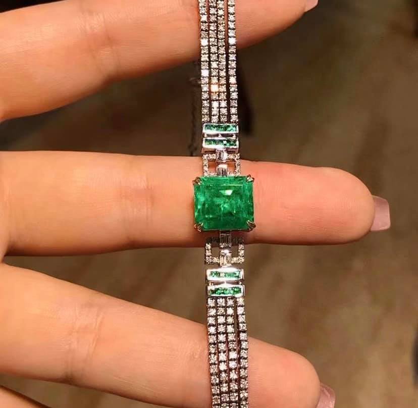 5.16ct COLOMBIA Vivid Green Emerald