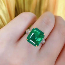 Load image into Gallery viewer, 6.8ct Vivid Green Emerald
