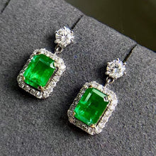 Load image into Gallery viewer, 2.4ct Vivid Green Emerald
