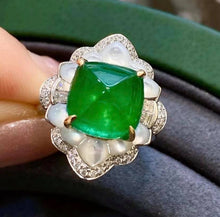 Load image into Gallery viewer, 5ct Vivid Green Emerald
