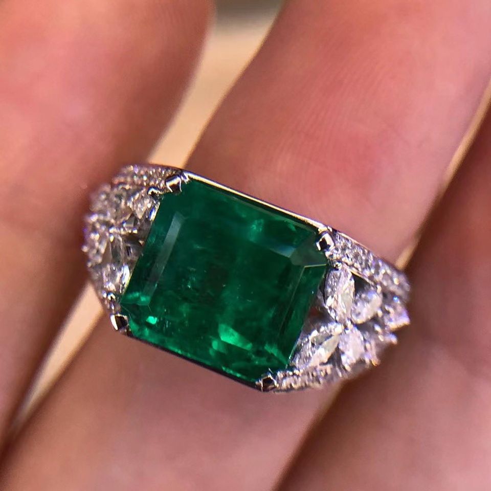 2.94ct COLOMBIA MUZO GREEN Emerald