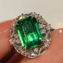 Load image into Gallery viewer, 2.76ct Vivid Green Emerald
