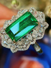 Load image into Gallery viewer, 3.52ct Vivid Green Emerald
