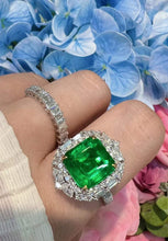 Load image into Gallery viewer, 3.4ct Vivid Green Emerald
