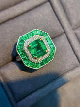 Load image into Gallery viewer, 3.8ct Vivid Green Emerald Ring
