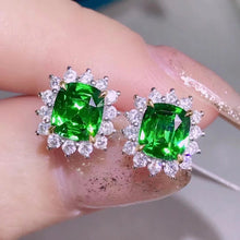 Load image into Gallery viewer, 2.06ct Tsavorite Earring
