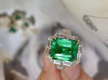 Load image into Gallery viewer, 4.65ct Vivid Green Emerald, Glassy~
