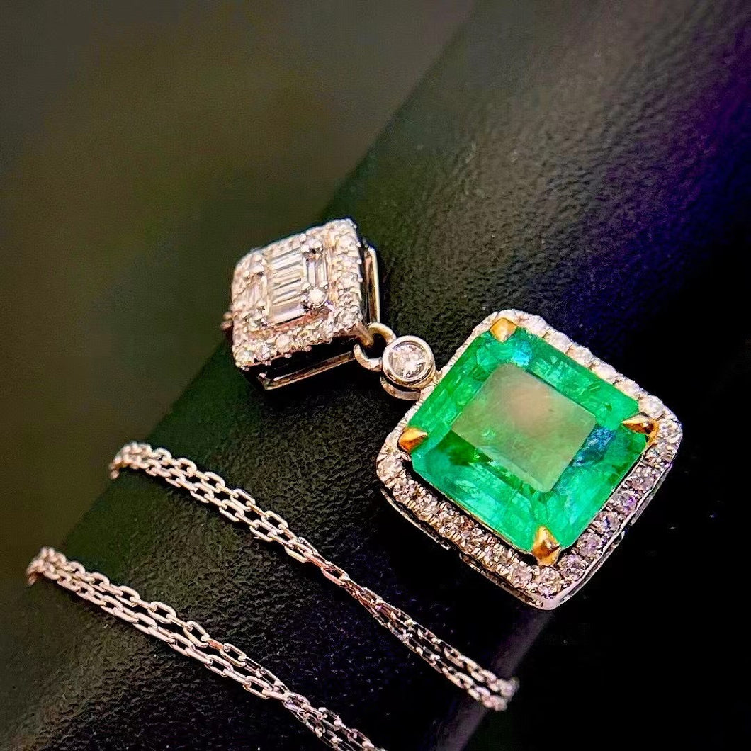 2.39ct Vivid Green Emerald