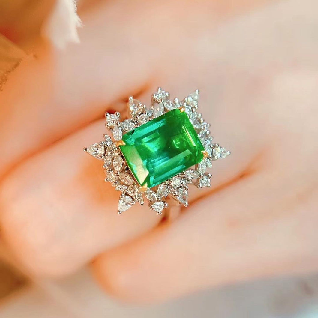 2.7ct Vivid Green Emerald