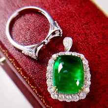 Load image into Gallery viewer, 9.5ct Vivid Green Emerald
