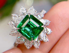 Load image into Gallery viewer, 2.7ct Glassy Vivid Green Emerald
