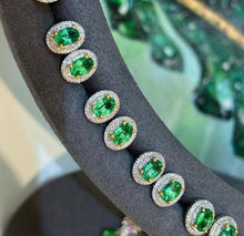 Load image into Gallery viewer, 0.8ct Emerald Earring
